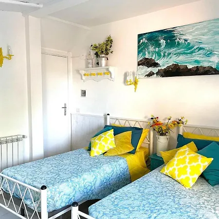 Guest house La Finestra Nel Giardino Naples